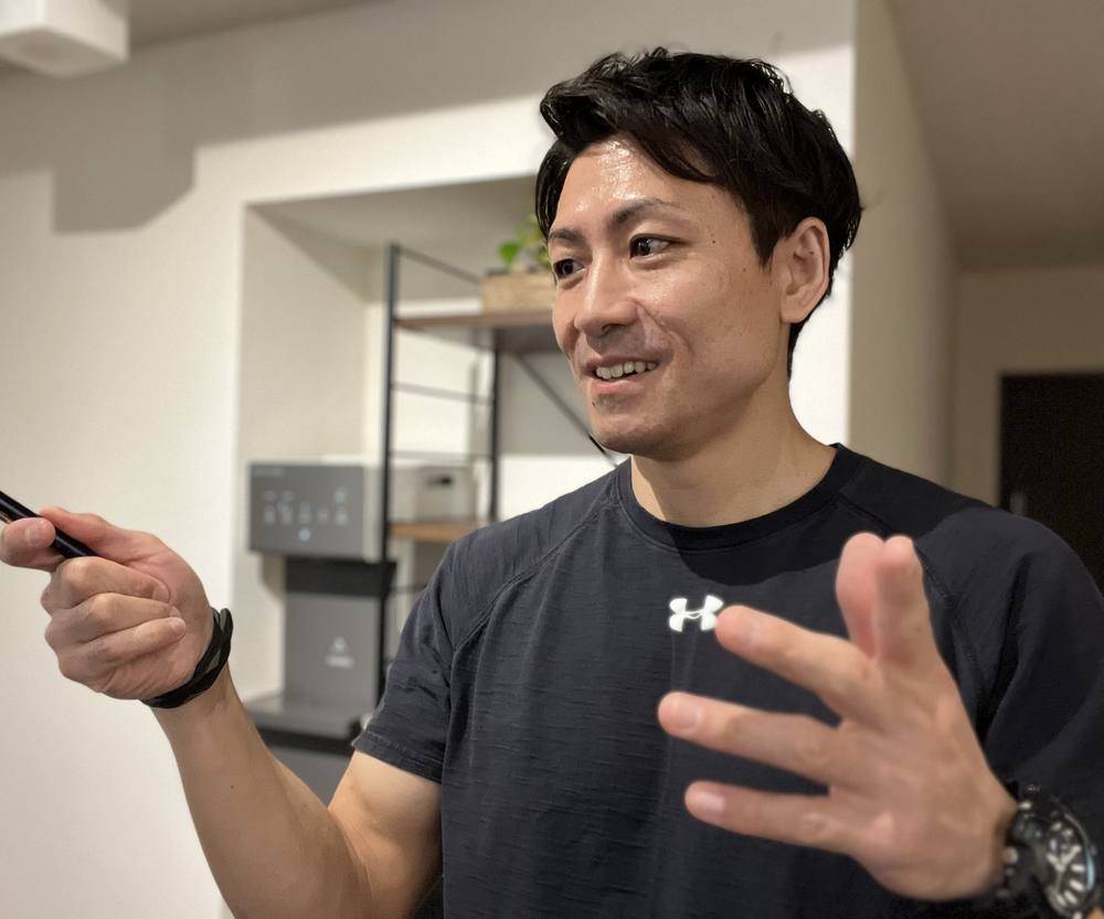カウンセリングで説明する SOARS代表トレーナー 松尾茂
